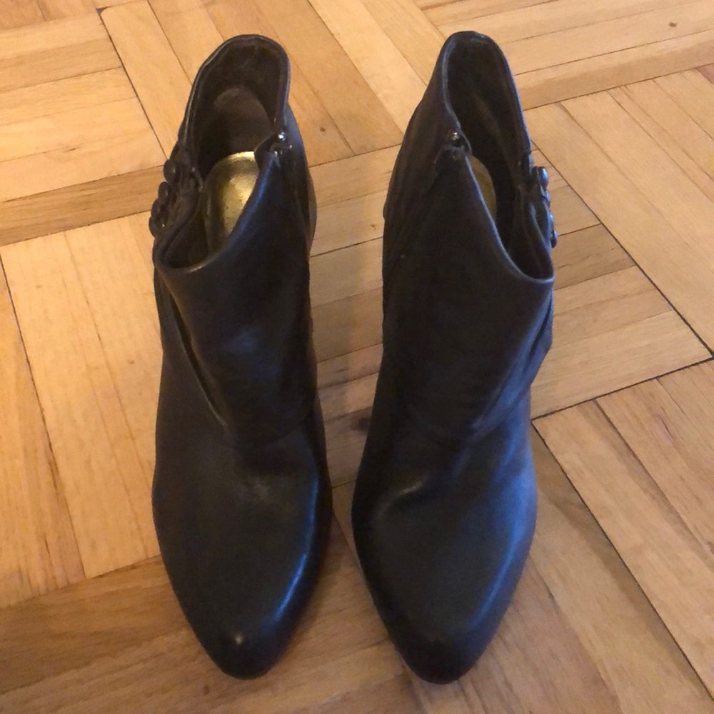 Saks Fifth Avenue brown leather booties. 7.5